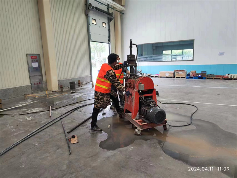 德令哈厂房地面下沉塌陷注浆加固施工